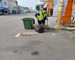 KERJA-KERJA PEMBERSIHAN JALAN JKR