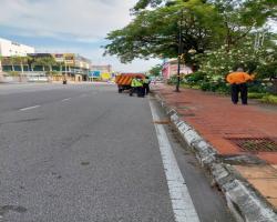 KERJA-KERJA PEMBERSIHAN JALAN JKR