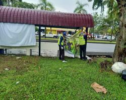  KERJA-KERJA MEMBUKA PAPAN IKLAN/BANTING/"BANNER" HARAM