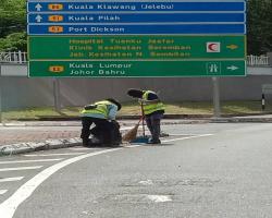PEMBERSIHAN JALAN JKR