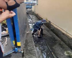 LONGKANG BERSEBELAHAN MASJID LAMA PEKAN NILAI