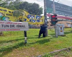 KERJA-KERJA MEMBUKA PAPAN IKLANBANTINGBANNER HARAM