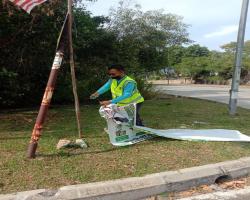  MEMBUKA PAPAN IKLAN, BUNTING ,BANNER HARAM 