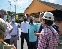 LAWATAN TURUN PADANG DATUK BANDAR BERKAITAN ISU PENIAGA / PENJAJA DUN PAROI