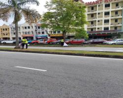 KERJA-KERJA MEMBUKA PAPAN IKLAN/BANTING/"BANNER" HARAM