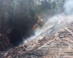 OPERASI PEMADAMAN KEBAKARAN SAMPAH HARAM