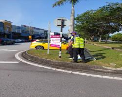 KERJA-KERJA MEMBUKA PAPAN IKLAN/BANTING/"BANNER" HARAM