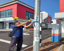 KERJA-KERJA MEMBUKA PAPAN IKLAN/BANTING/"BANNER" HARAM