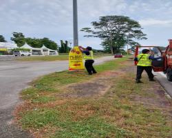 KERJA-KERJA MEMBUKA PAPAN IKLAN/BANTING/"BANNER" HARAM