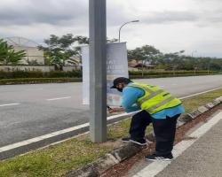KERJA-KERJA MEMBUKA PAPAN IKLAN, BUNTING, BANNER HARAM