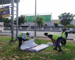 KERJA-KERJA MEMBUKA PAPAN IKLAN/BUNTING/BANNER HARAM 