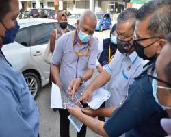 LAWATAN TURUN PADANG DATUK BANDAR KE KAWASAN PENJAJA DI TAMAN TELAWI DAN TAMAN PANCHOR JAYA