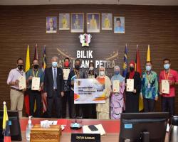 MAJLIS PENYAMPAIAN HADIAH PEMENANG DAN PENYERTAAN MENCIPTA LOGO EKSA MAJLIS BANDARAYA SEREMBAN