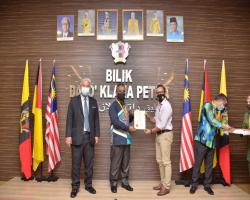 MAJLIS PENYAMPAIAN HADIAH PEMENANG DAN PENYERTAAN MENCIPTA LOGO EKSA MAJLIS BANDARAYA SEREMBAN