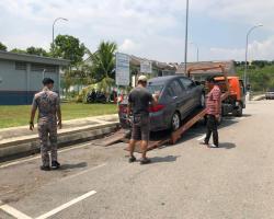 OPS MEMINDAHKAN HALANGAN KENDERAAN TERBIAR DITEMPAT AWAM