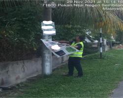 KERJA-KERJA MEMBUKA PAPAN IKLAN/BUNTING/BANNER HARAM 