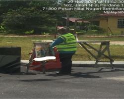 KERJA-KERJA MEMBUKA PAPAN IKLAN/BUNTING/BANNER HARAM 