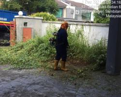 PEMBERSIHAN SEMAK SAMUN TANAH LOT KOSONG