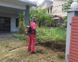 PEMBERSIHAN SEMAK SAMUN TANAH LOT KOSONG