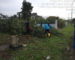  KERJA-KERJA PEMBERSIHAN SEMAK SAMUNTANAH LOT KOSONG