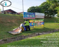  KERJA-KERJA MEMBUKA PAPAN IKLAN BUNTING BANNER HARAM