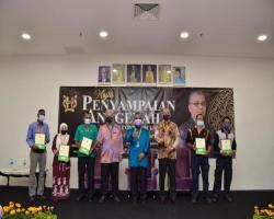 MAJLIS PENYAMPAIAN ANUGERAH PEKERJA CONTOH BULANAN BAGI BULAN JANUARI SEHINGGA DISEMBER 2021