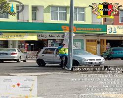 KERJA-KERJA MEMBUKA PAPAN IKLAN/BUNTING/BANNER HARAM