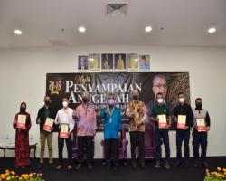 MAJLIS PENYAMPAIAN ANUGERAH PEKERJA CONTOH BULANAN BAGI BULAN JANUARI SEHINGGA DISEMBER 2021