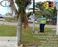 KERJA-KERJA MEMBUKA PAPAN IKLAN/BANTING/"BANNER" HARAM