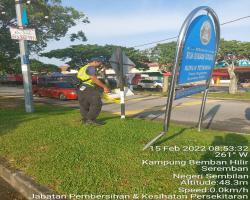 KERJA-KERJA MEMBUKA PAPAN IKLAN BANTING BANNER TIDAK SAH