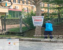 KERJA-KERJA MEMBUKA PAPAN IKLAN BANTING BANNER TIDAK SAH