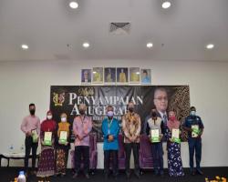 MAJLIS PENYAMPAIAN ANUGERAH PEKERJA CONTOH BULANAN BAGI BULAN JANUARI SEHINGGA DISEMBER 2021