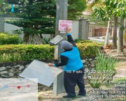 KERJA-KERJA MEMBUKA PAPAN IKLAN BANTING BANNER TIDAK SAH