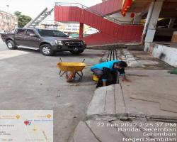 KERJA-KERJA PEMBERSIHAN PASAR