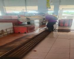 KERJA-KERJA PEMBERSIHAN PASAR