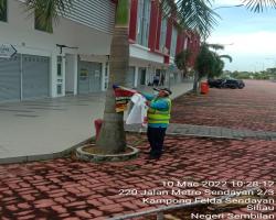 KERJA-KERJA MEMBUKA PAPAN IKLAN/BUNTING/BANNER HARAM