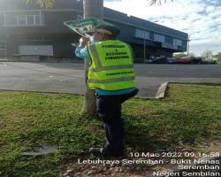 KERJA-KERJA MEMBUKA PAPAN IKLAN/BUNTING/BANNER HARAM