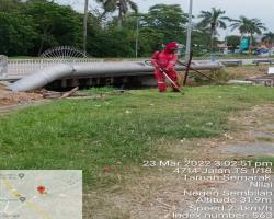 KERJA-KERJA PEMOTONGAN RUMPUT