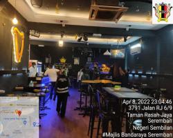 THE CROWN CAFÉ, TAMAN RASAH JAYA.