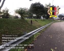 KERJA-KERJA PEMOTONGAN RUMPUT