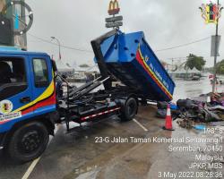  PEMBERSIHAN SISA PERNIAGAAN BAZAAR AIDILFITRI