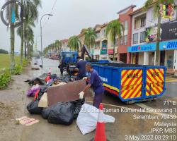  PEMBERSIHAN SISA PERNIAGAAN BAZAAR AIDILFITRI