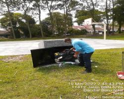 PEMBERSIHAN SAMPAH TAMAN PERMAINAN