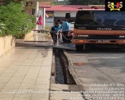 KERJA-KERJA PEMBERSIHAN INFRASTRUKTUR AWAM