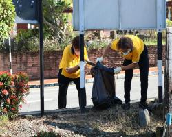 GOTONG ROYONG DI JALAN YAM TUAN