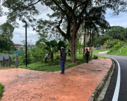 GOTONG ROYONG PEMBERSIHAN DI JAMBATAN JALAN KELILING