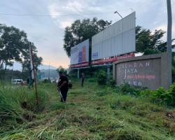 GOTONG-ROYONG DIPERSIMPANGAN PASA RAYA LOTUS
