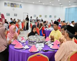 MAJLIS BERBUKA PUASA, SOLAT TERAWIH & SUMBANGAN ANAK-ANAK YATIM DI WISMA MBS  MAJLIS ANJURAN BADAN KEBAJIKAN ISLAM (BAKI) MBS