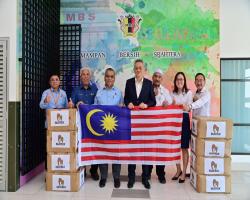 PENYERAHAN BENDERA JALUR GEMILANG DARIPADA MATRIX CONCEPTS HOLDINGS BERHAD KEPADA MBS
