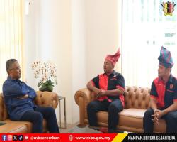 KUNJUNGAN HORMAT KE ATAS DATUK BANDAR OLEH PERTUBUHAN SENI SILAT GAYONG PANJI ALAM MALAYSIA CAWANGAN NEGERI SEMBILAN